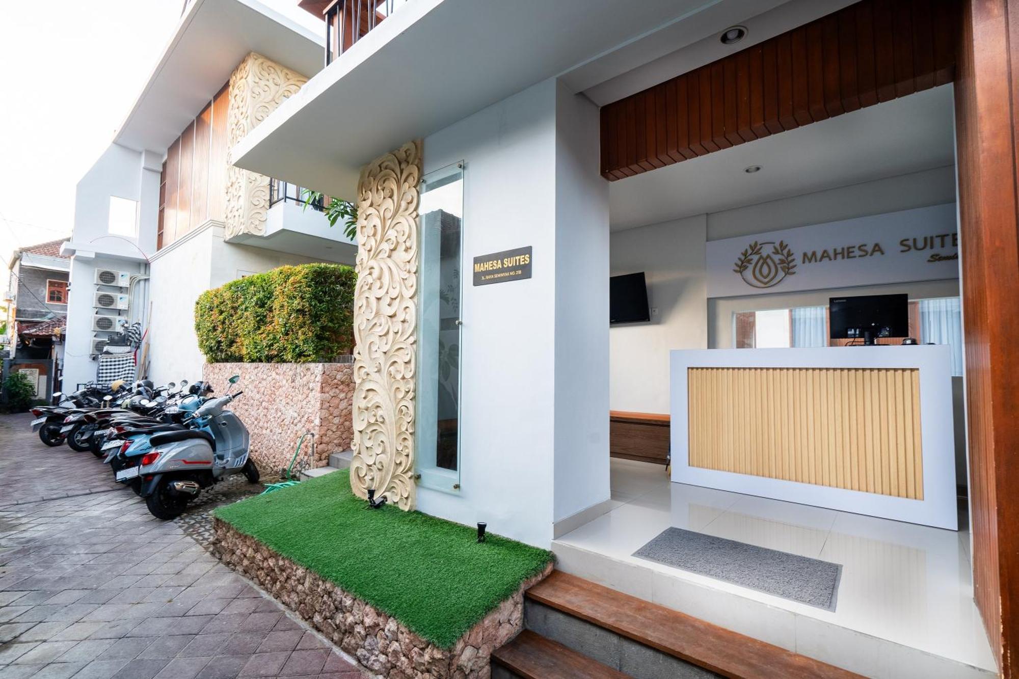 Mahesa Suites Seminyak Buitenkant foto