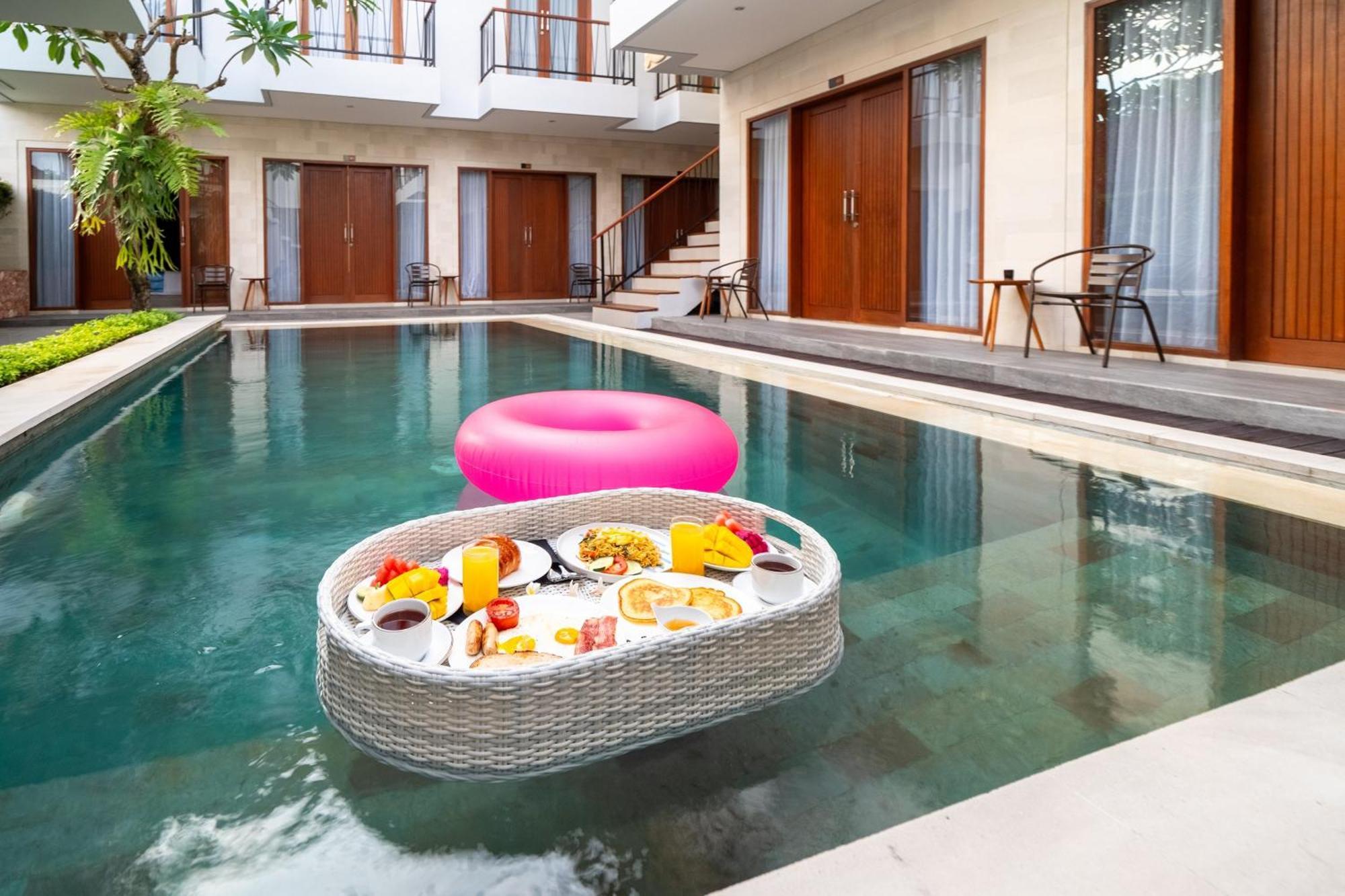 Mahesa Suites Seminyak Buitenkant foto