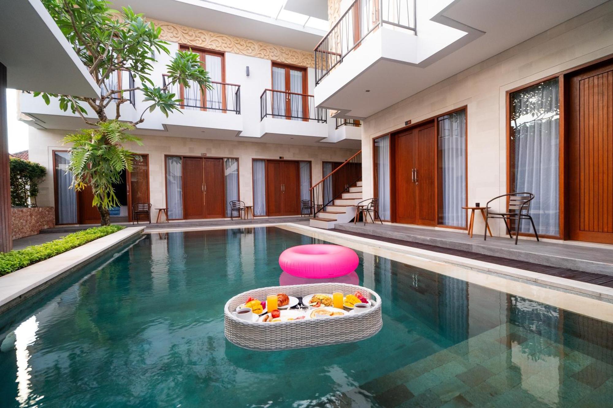 Mahesa Suites Seminyak Buitenkant foto