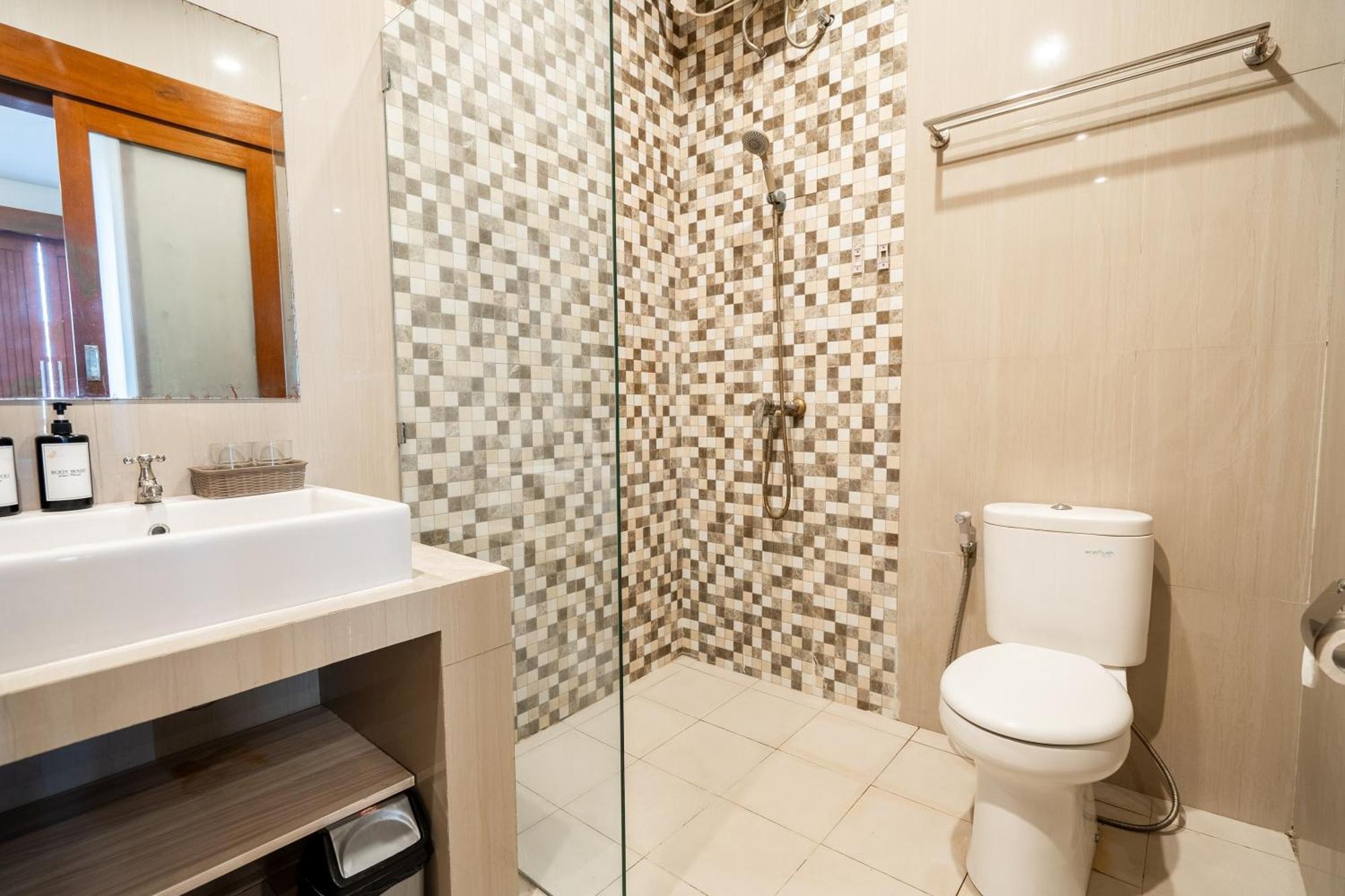 Mahesa Suites Seminyak Buitenkant foto