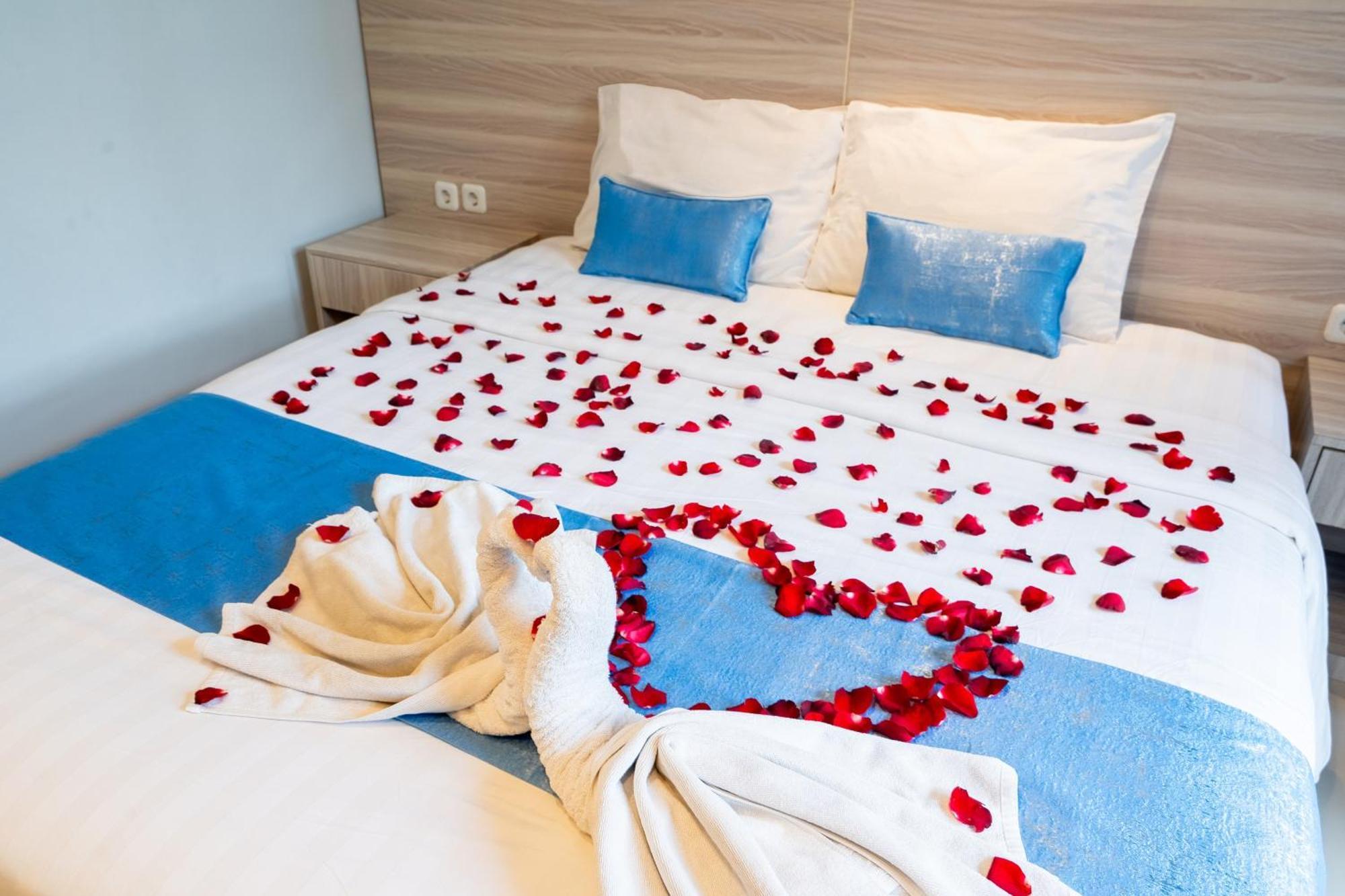 Mahesa Suites Seminyak Buitenkant foto