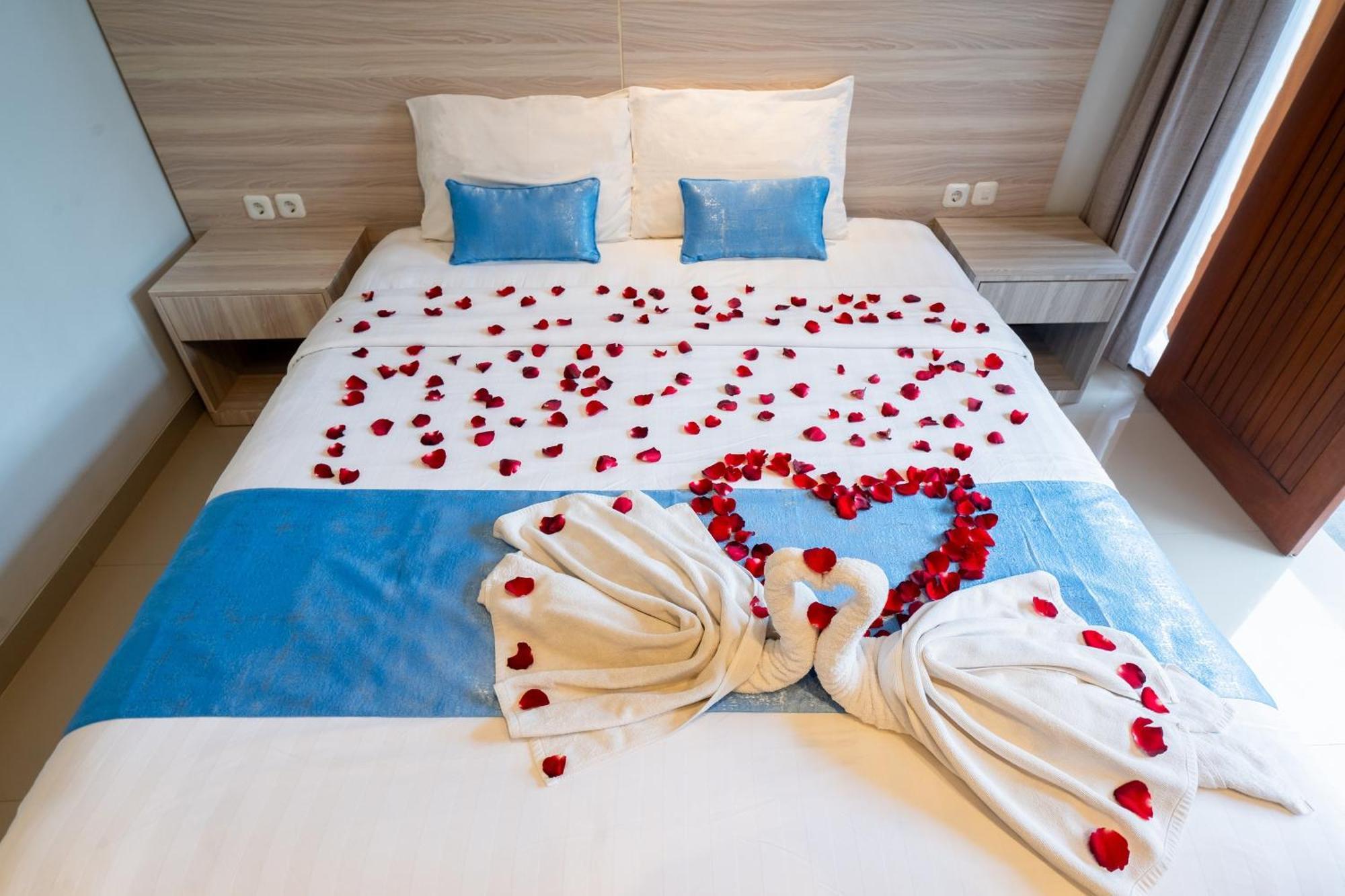 Mahesa Suites Seminyak Buitenkant foto