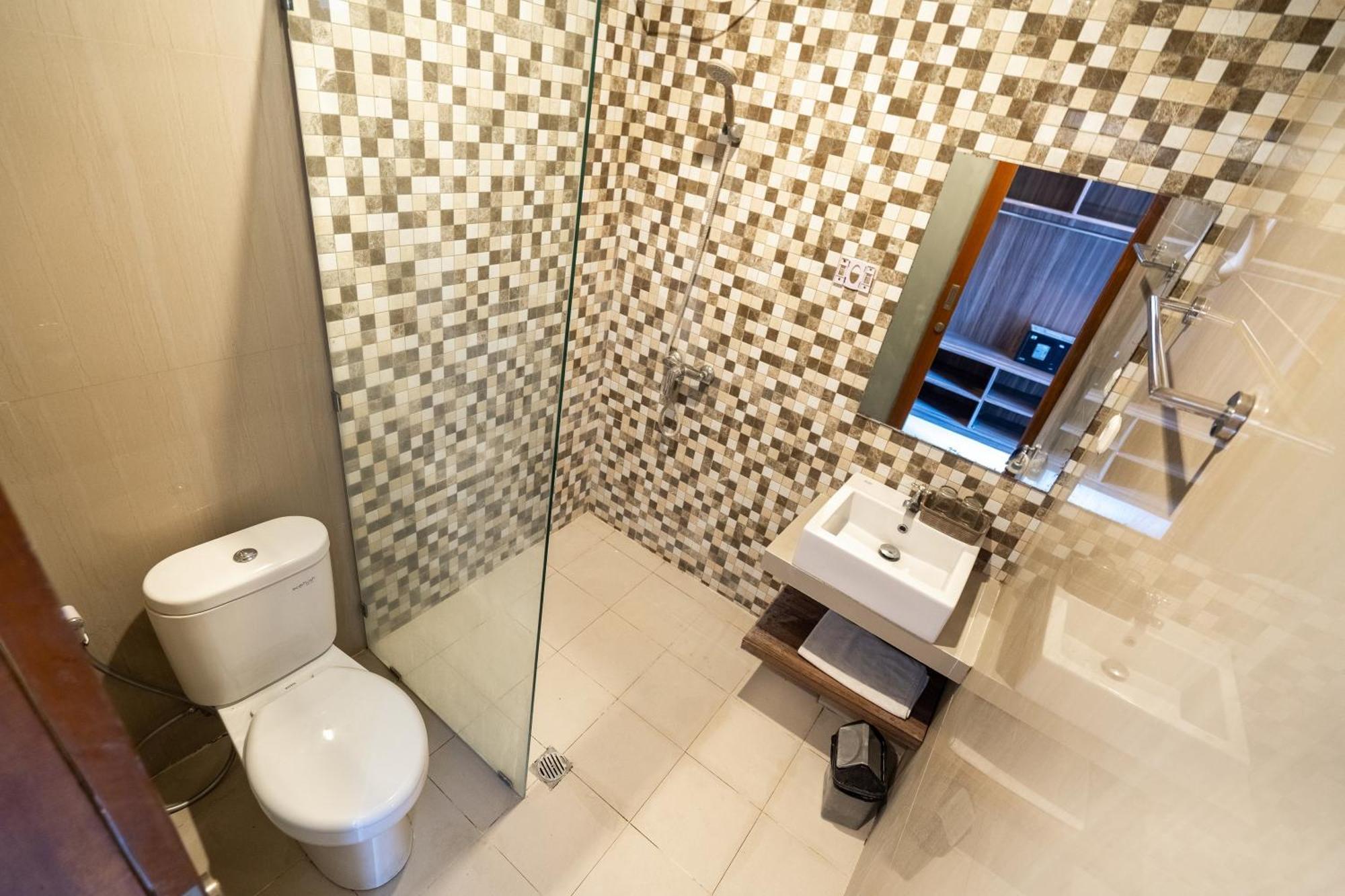 Mahesa Suites Seminyak Buitenkant foto