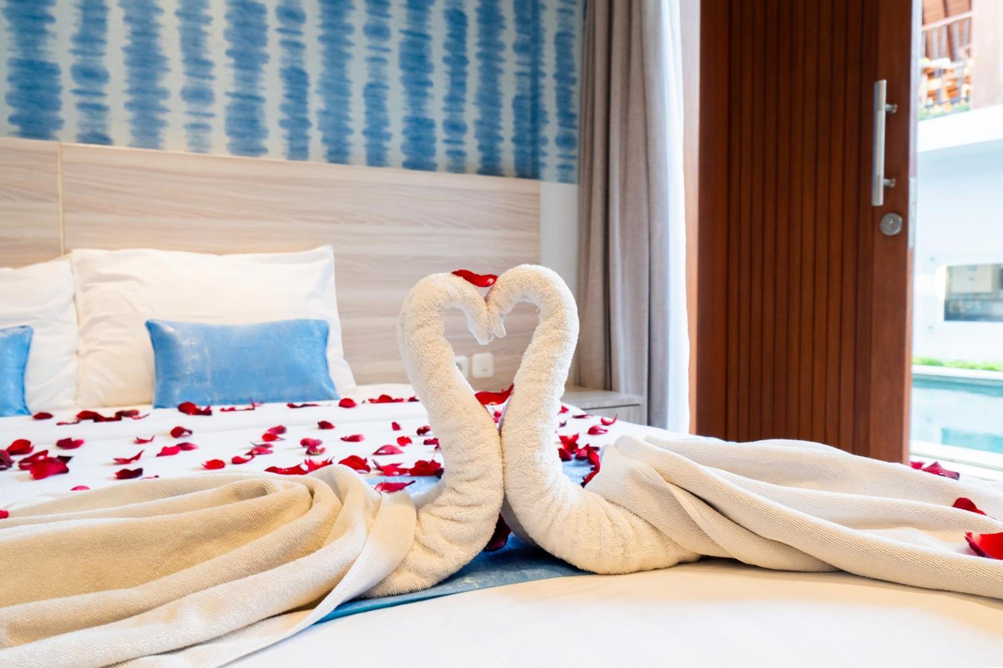 Mahesa Suites Seminyak Buitenkant foto